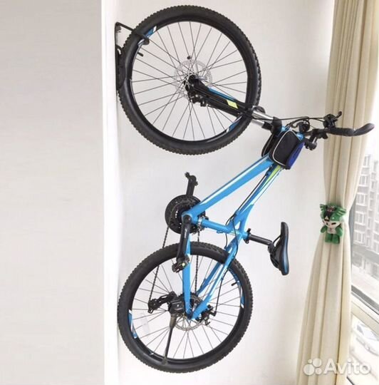 Держатель для велосипеда на стену за колесо