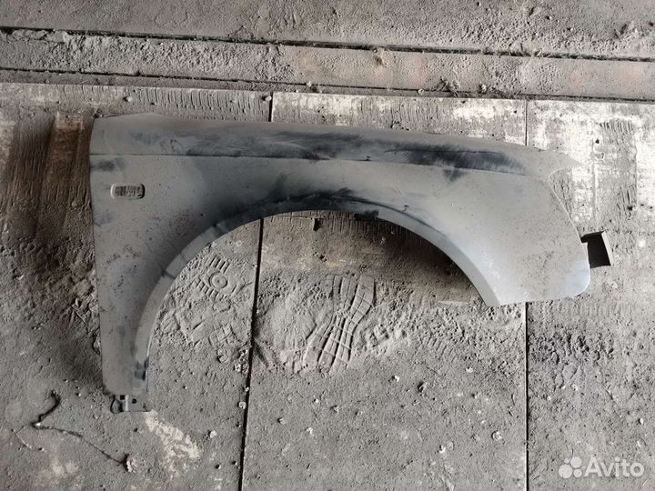 Крыло переднее правое Audi A4
