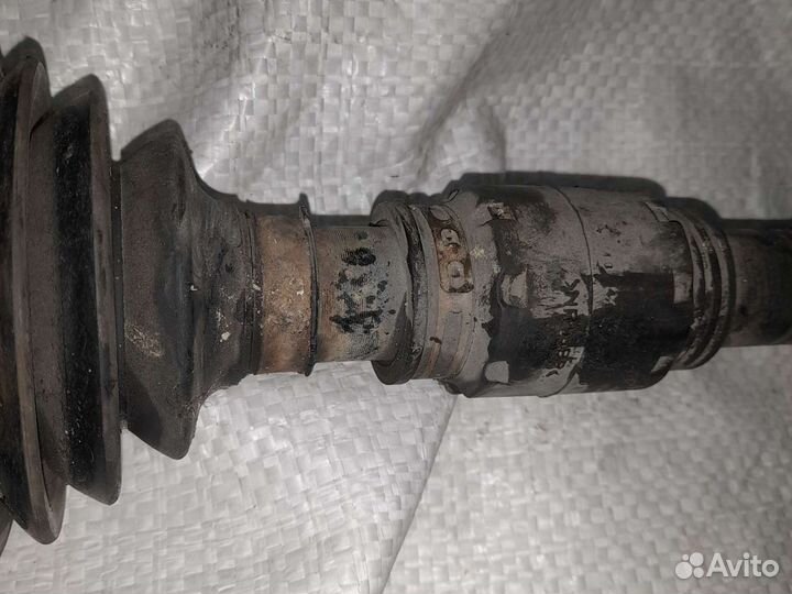 Привод левый Toyota avensis 2004 по 2008 г. 2,4