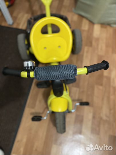 Велосипед детский трехколесный с ручкой