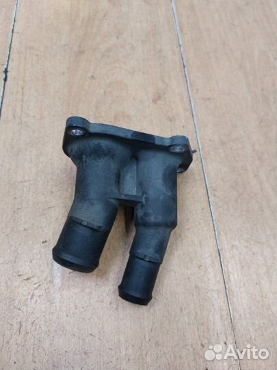 Корпус термостата Ford Focus 2 shda 2008