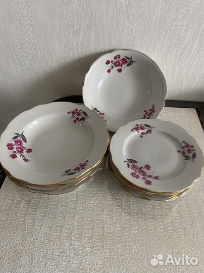 Набор тарелок