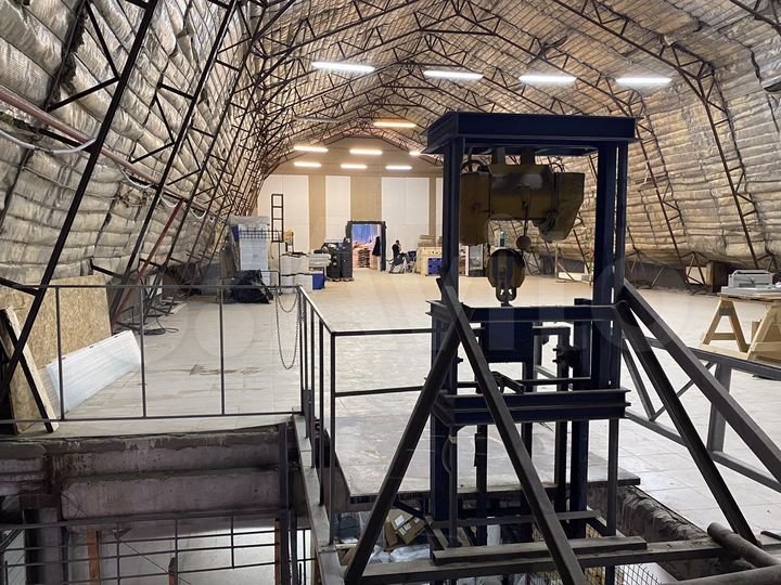 Теплый склад с подъемником, 927.97 м²