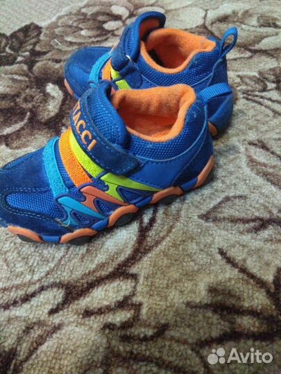 Кроссовки 23р