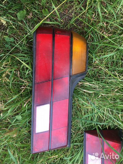 Фонарь задний правый BMW 7 серии Е32