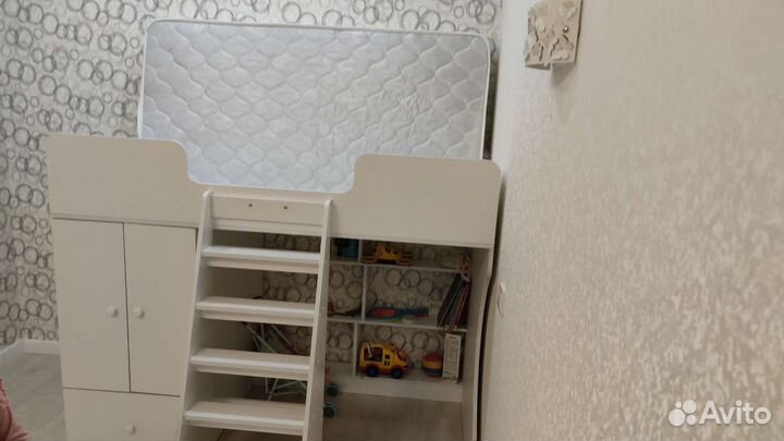 Детская кровать чердак со шкафом Б/У