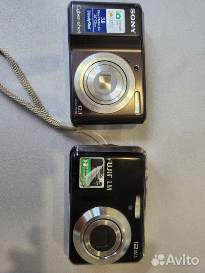 Компактный фотоаппарат Sony cyber shot Fujifilm