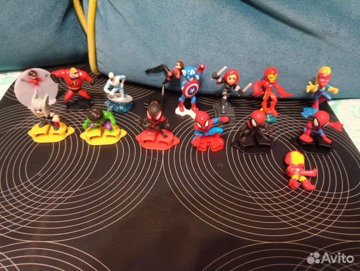 Часть1 коллекция киндеры герои Марвел на подставке