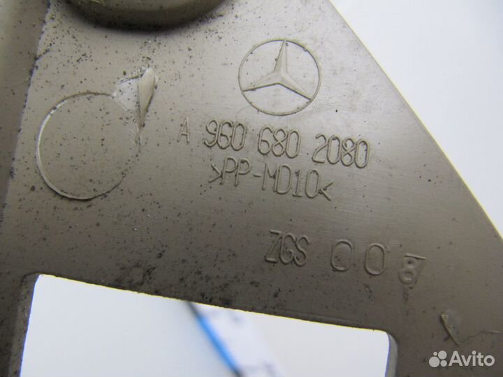 Накладка кузов внутри Mercedes Benz Actros MP4