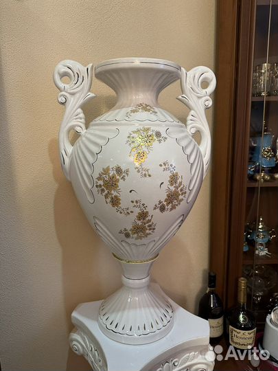 Ваза напольная с колонной