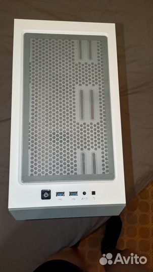 Компьютерный корпус Corsair iCUE 220T RGB Airflow