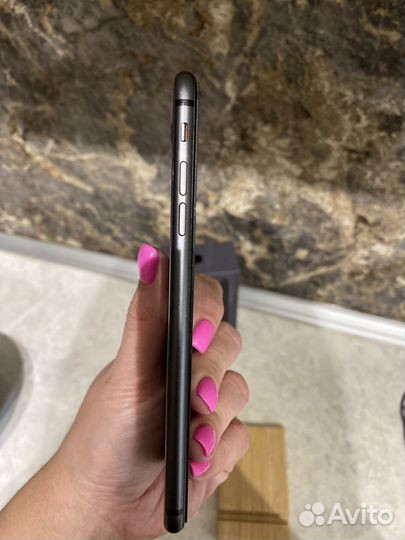 Телефон iPhone 8 plus