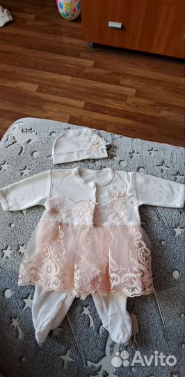 Комплект на выписку для девочки