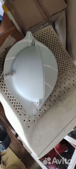 Продам люстры