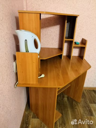 Компьютерный стол