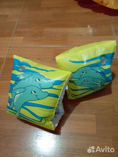 Надувные круги, нарукавники для плавания