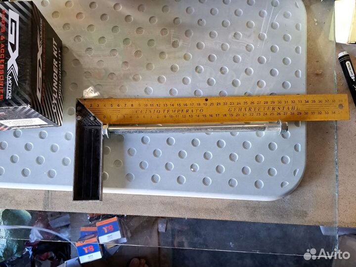 Ось маятника на питбайк