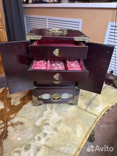 Антикварная шкатулка. Старый Китай. Нефрит