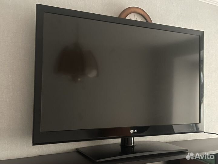 Телевизор LG 42LV3700 - ZC