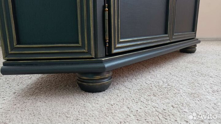 Продам угловую тумбу под телевизор