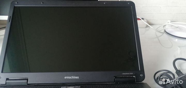 Ноутбук acer Emachines E527