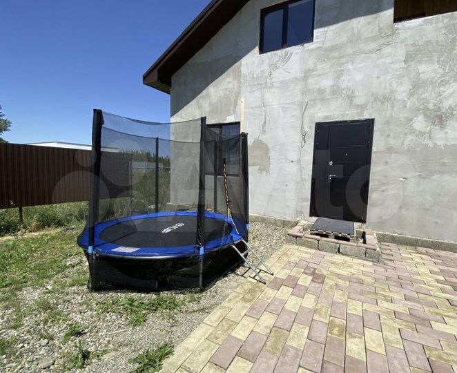 Дом 206 м² на участке 5 сот.