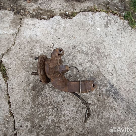 Левый/правый кулак Ford Fusion/Fiesta