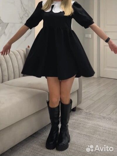 Платье с воротником