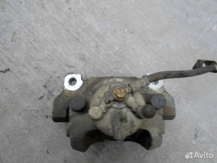 Суппорт передний левый Ford Fusion 2 USA