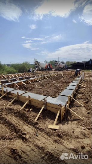 Бригада строителей