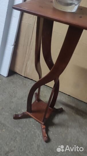 Подставка под вазу