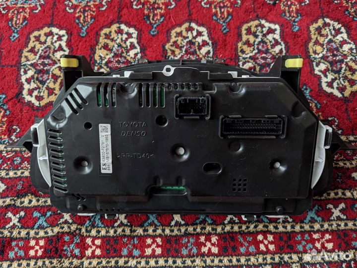 Щиток приборо corolla e180 2014-16