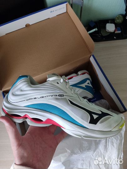 Волейбольные кроссовки Mizuno Wave Lightning Z6