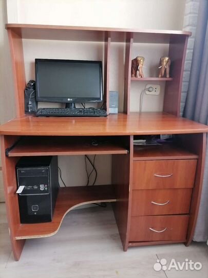 Компьютерный стол