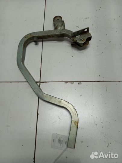 Renault Logan l петля крышки багажника