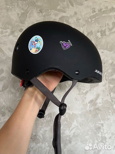 Шлем для трюкового самоката reaction