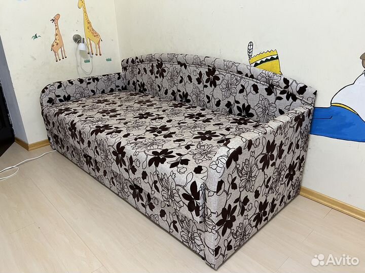 Диван-кушетка