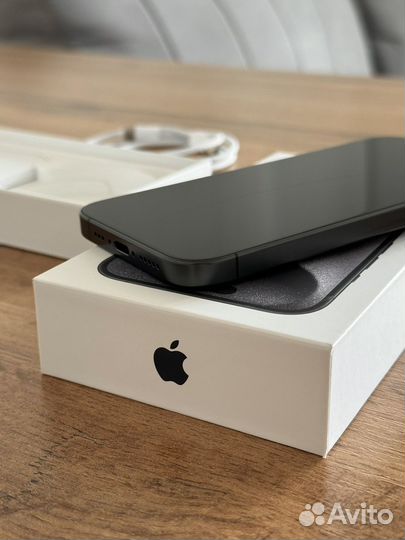 iPhone 15 Pro, 256 ГБ