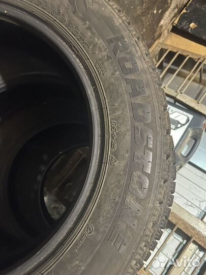 Roadstone Winguard WinSpike SUV 235/60 R18 107T