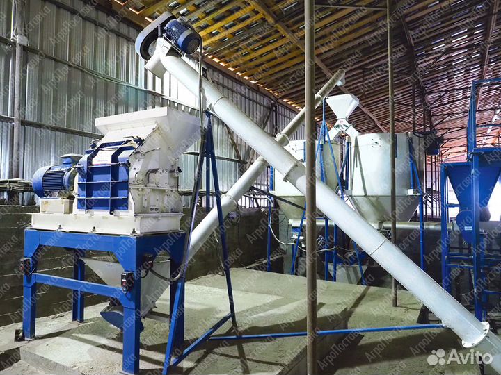 Шнековый транспортер зерна