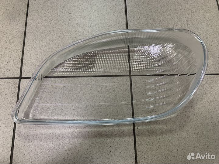 Стекло фары правое Нива Шевроле 2002-2009