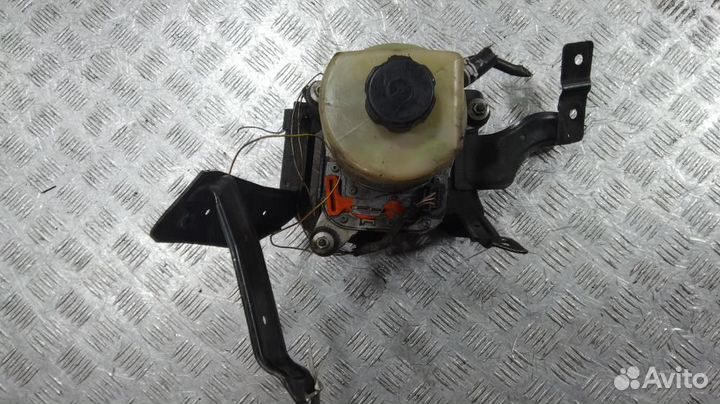 Насос эур 4M513K514AC Ford Focus 2 (2004-2011)