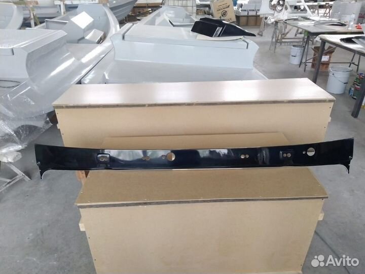 Эмблема решетки радиатора Мерседес 814