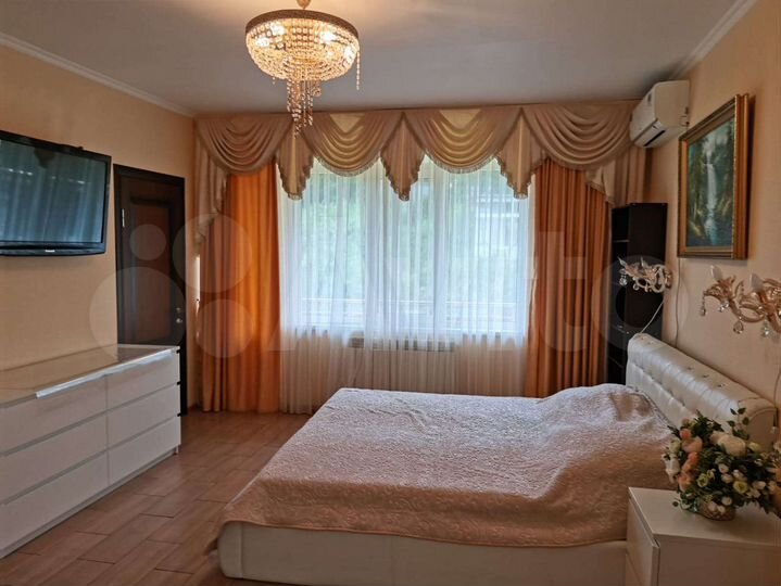 Дом 160 м² на участке 6 сот.