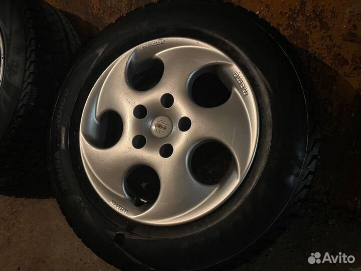 Колеса R15 5*114.3 205*65*R15 Nissan