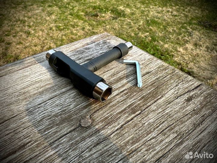 Ключ для скейтборда, лонгорда и серфскейта