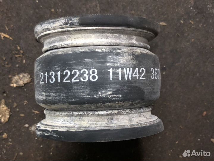 Патрубок интеркулера Renault/Volvo.7421312238