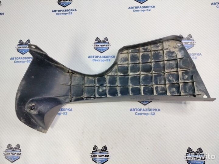 Пыльник бампера задний правый Nissan Qashqai J10