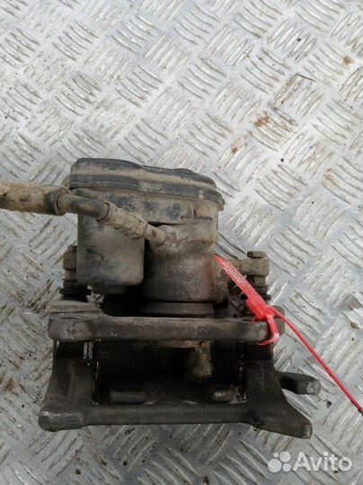 Суппорт задний левый Audi Q5 8RB 2.0 cdnc