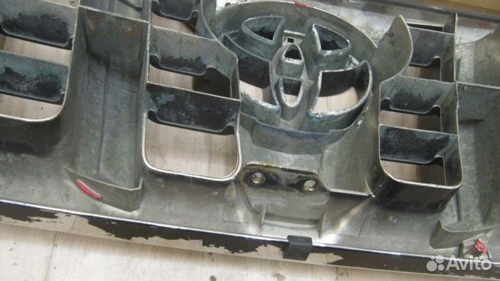 Решётка радиатора Toyota Land Cruiser (120) Prado